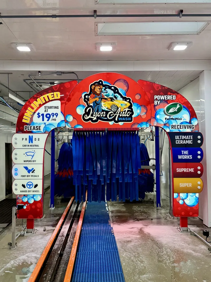 The entrance arch inside Lyon Auto Wash